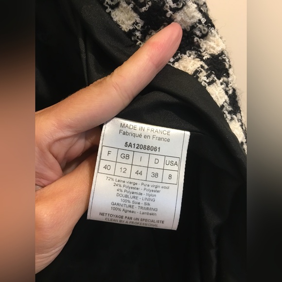 Authentic Christian Dior coat (Mid-length) with for trim. - Picture 13 of 16